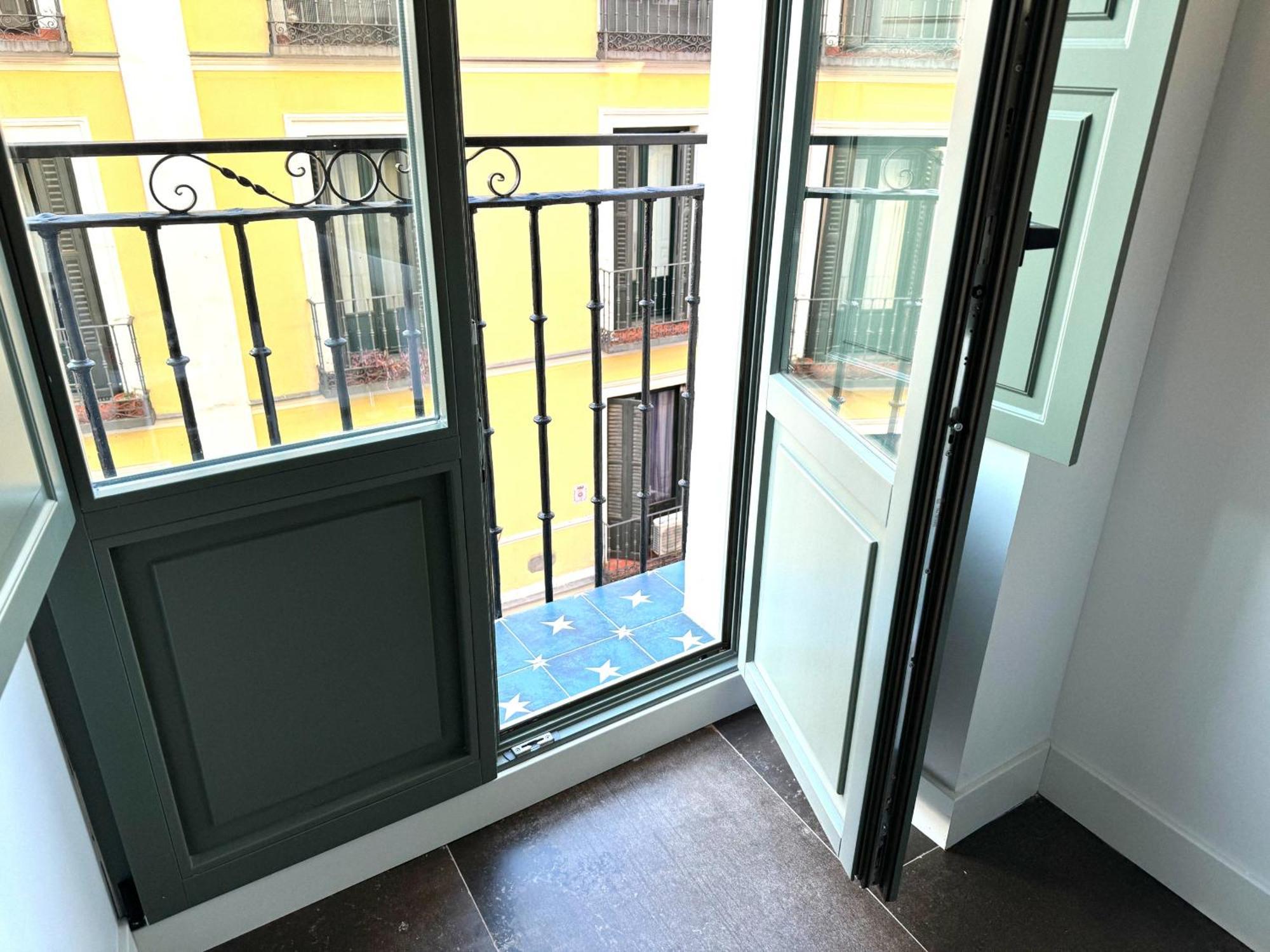 Cavabajasuites 2 Madrid Exterior photo